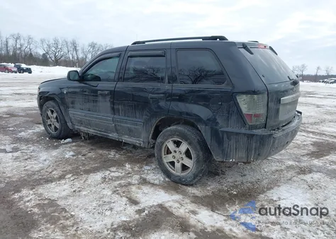 2005 Jeep Grand Cherokee Laredo z USA, uszkodzony, nr VIN 1J4HR48N25C701977